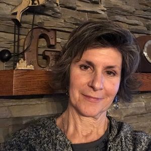 Meet your Posher, Debbie